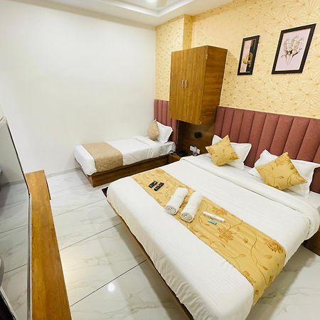 Hotel Avenue Sky Ahmedabad Ngoại thất bức ảnh