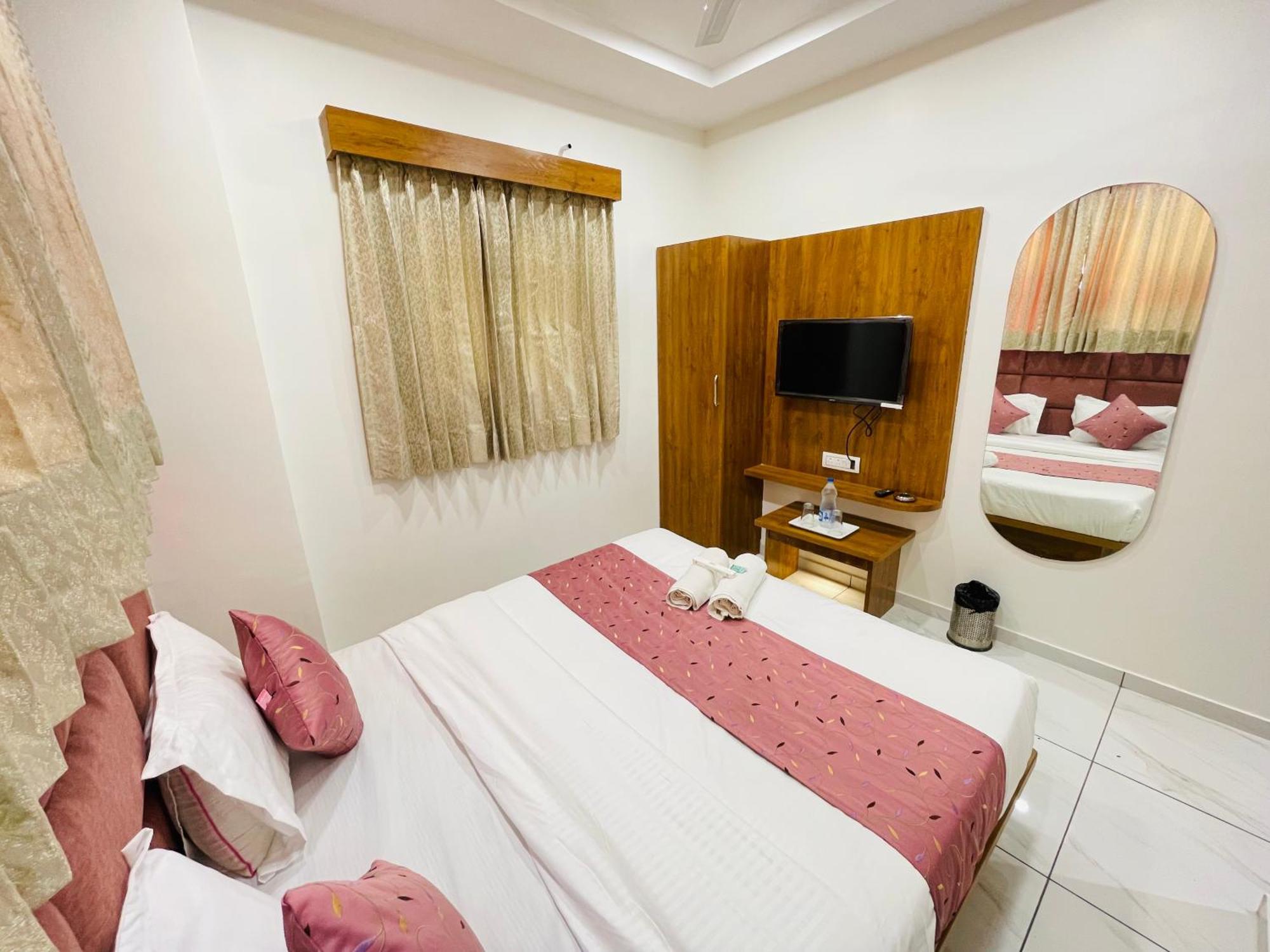 Hotel Avenue Sky Ahmedabad Ngoại thất bức ảnh
