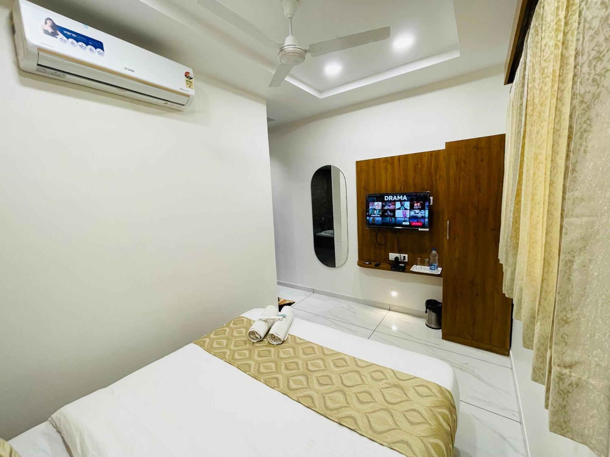 Hotel Avenue Sky Ahmedabad Ngoại thất bức ảnh