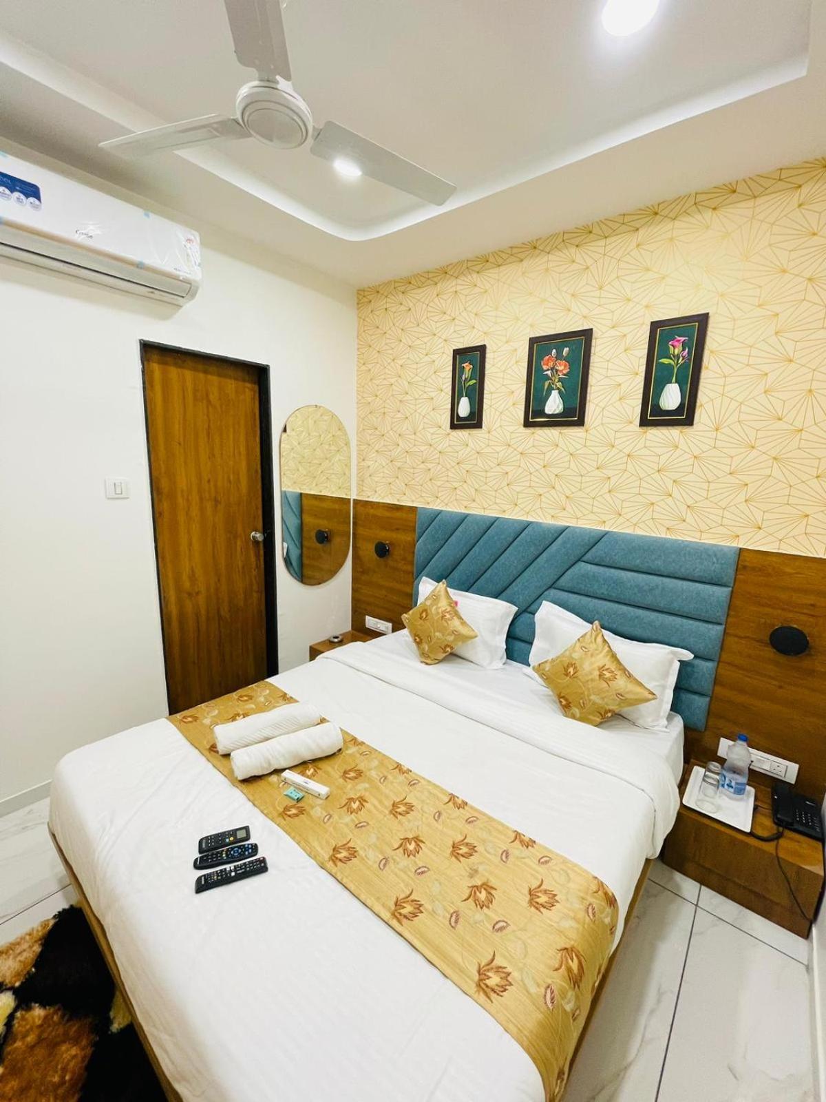 Hotel Avenue Sky Ahmedabad Ngoại thất bức ảnh